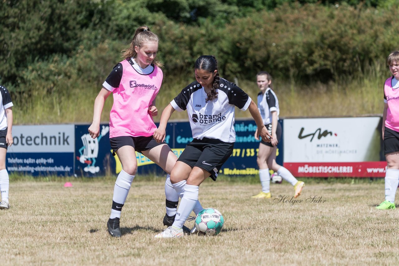 Bild 145 - wBJ TuRa Meldorf/Buesum - JFV Luebeck : Ergebnis: 1:0